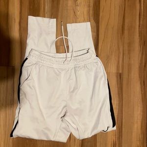 🏎 Nike joggers🧢